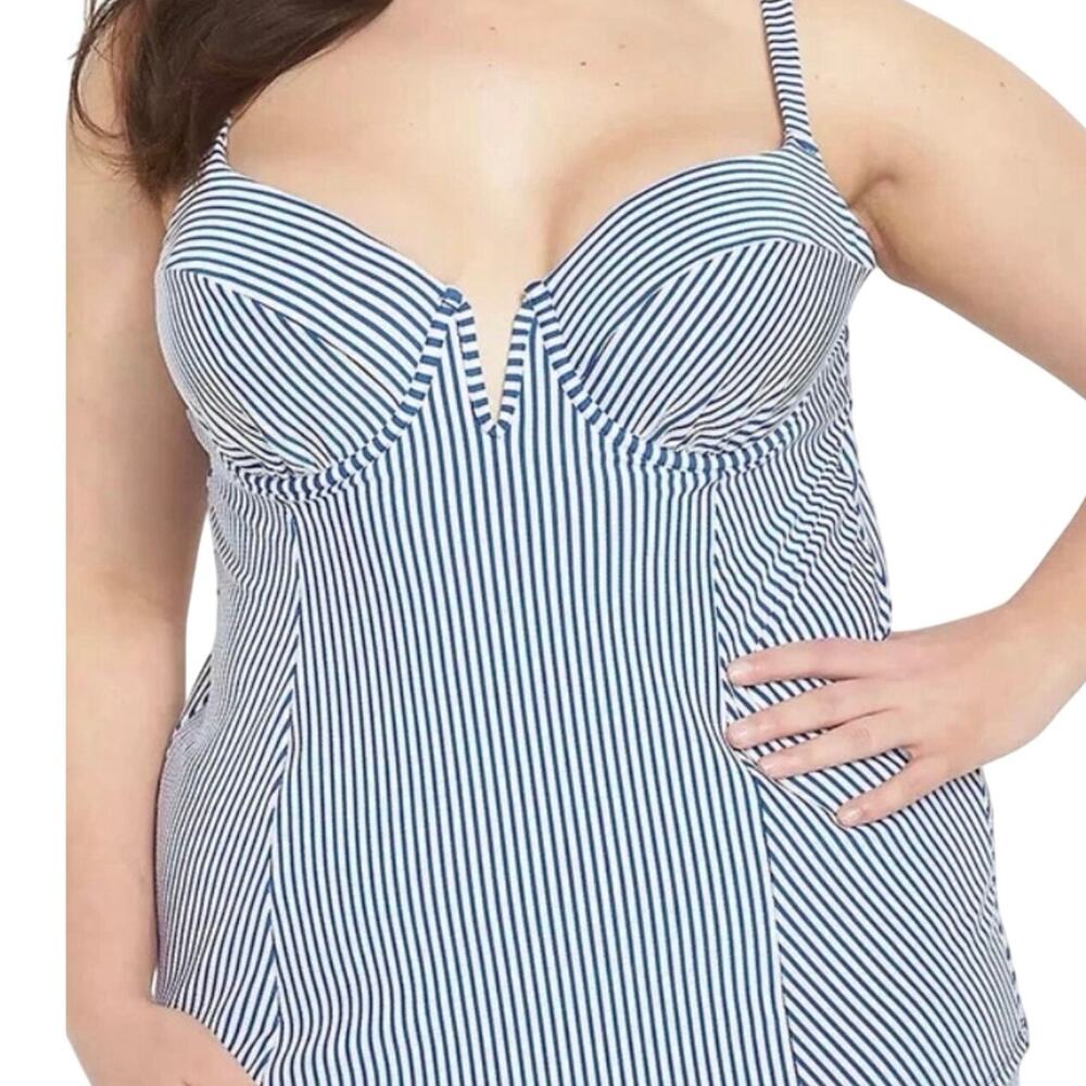 Cacique Striped Seersucker Blue White Tankini Top Swim size 20 Underwire 42G NWT